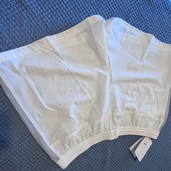 Nike White Athletic Shorts Moisture-Wicking Design - Picture 8 of 8